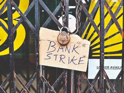 FinMin to meet PSB, RRB chiefs on Monday to ensure banking services during 3-day strike