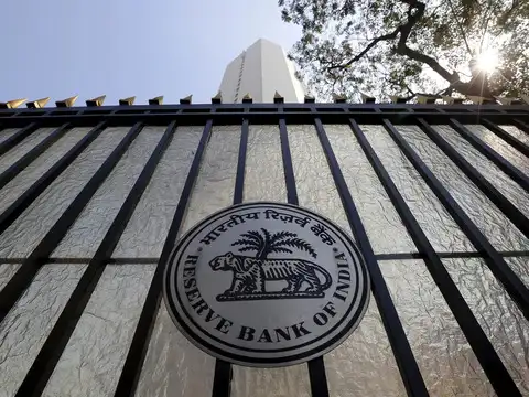 RBI says microfinance credit grows after seven quarters, borrower base continues to shrink