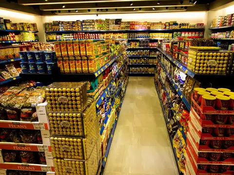 94% of packaged foods may face warnings under nutrient limits; FSSAI ex-chief Pawan Kumar Agarwal urges SC for phased food warning rollout