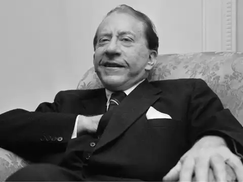 In 1932, J. Paul Getty bought Tidewater oil shares for $2.50 each during the crash. 25 years later, Fortune named him the wealthiest American with a $700 million fortune