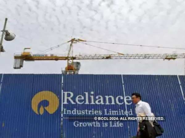 Despite rangebound performance, FPI shareholding in RIL hits record 24.9% in March 2021