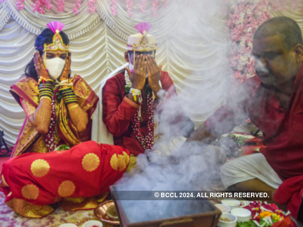 Pandemic weddings shrink in scale but not in luxury
