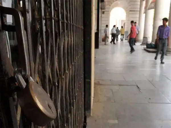 دہلی کے دو اسکولوں کو بم دھماکے کی دھمکی