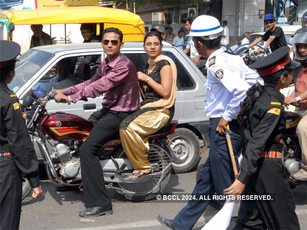 Maharashtra not to levy heavy traffic fines, for now