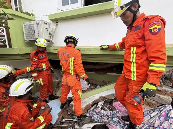 Myanmar Thailand Earthquake Live News: Over 140 dead in Myanmar, death toll likely to rise - The Economic Times