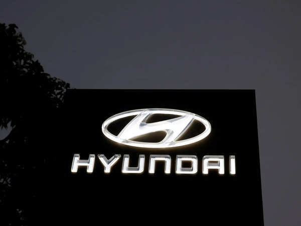 Hyundai India Share Price Listing Live: Hyundai Motor stock recovers from day's low, down 2%