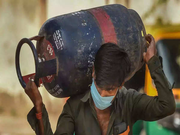 India highlights: Rate of 19 KG commercial LPG gas cylinders hiked by Rs 39 in Delhi with effect from September 1