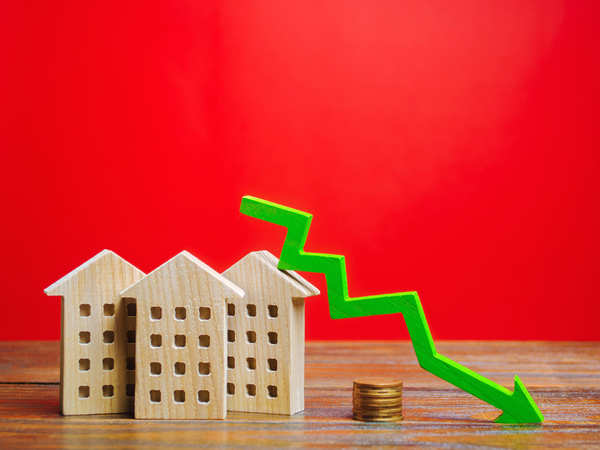 Home buyers are expecting prices to come down, but will real estate prices fall?