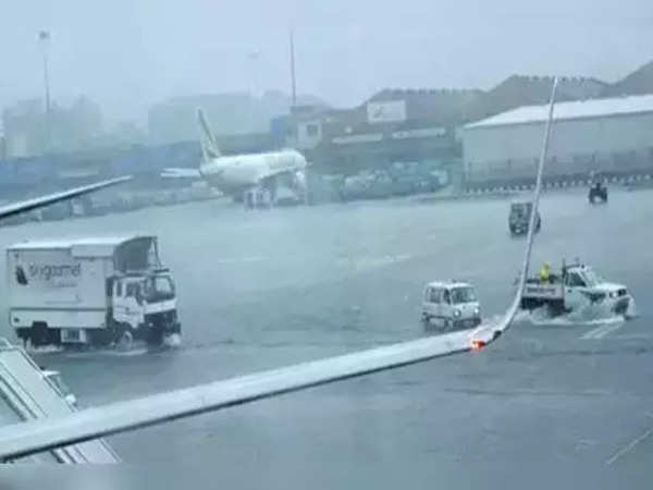 Mumbai Highlights News Updates: Several flights diverted and about 50 flights cancelled due to inclement weather 