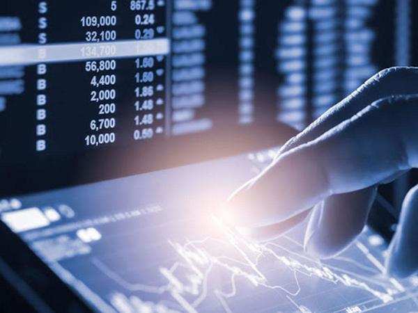 Analysts' favourite stocks with strong price momentum