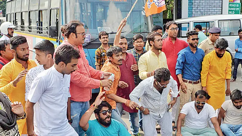 WB Governor to meet PM Modi in Delhi today amid unabated killings in Bengal WB Governor to meet PM Modi in Delhi today amid unabated killings in Bengal