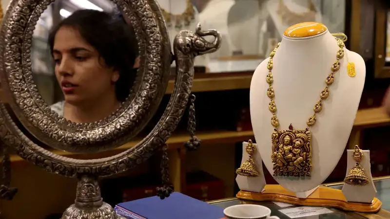 Indians may heed Modi's gold call this festive season, with a twist