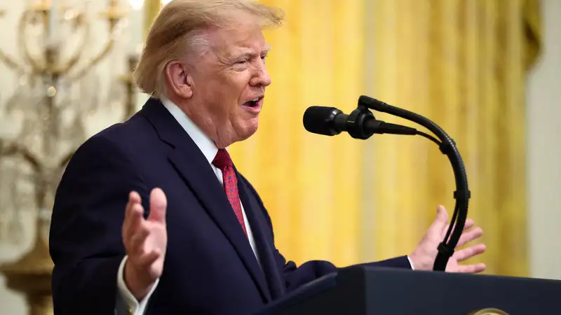 Warning signs multiply for Trump just a month before the midterms