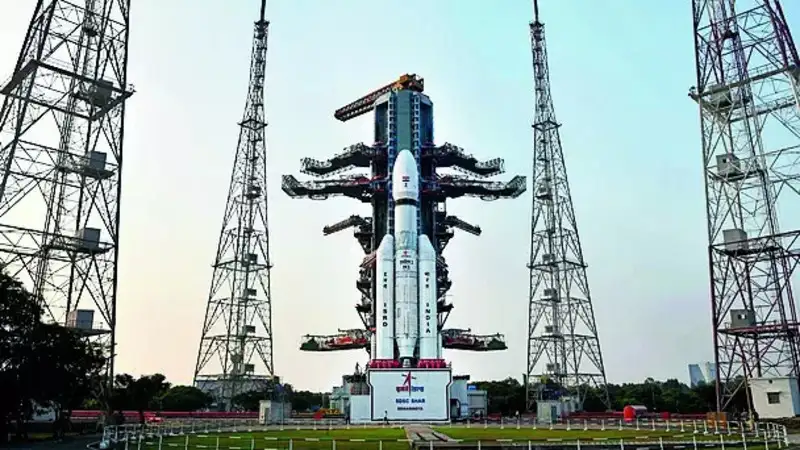 L&T, Adani, JSW & other giants eye ISRO’s ‘Bahubali’ for space leap L&T, Adani, JSW & other giants eye ISRO’s ‘Bahubali’ for space leap