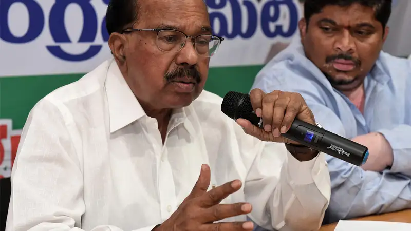 Had Lokpal been implemented, Modi would be 'number one accused' in Rafale: Veerappa Moily Had Lokpal been implemented, Modi would be 'number one accused' in Rafale: Veerappa Moily