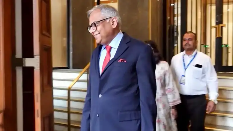 Tata’s Chandra exit raises the succession alarm across India Inc Tata’s Chandra exit raises the succession alarm across India Inc
