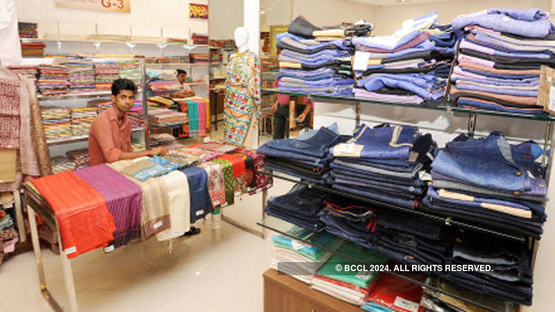 Khadi India Khadi Store In Cp Registers Record Rs 1 25 Cr Sale In A - 