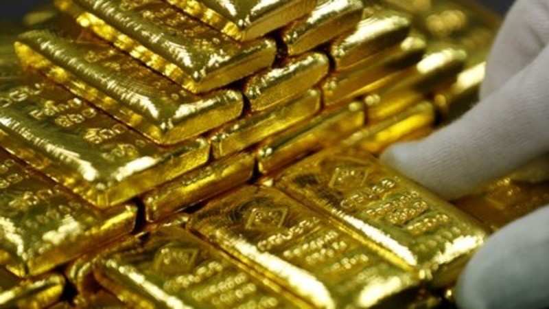 Gold Gold Hovers Near 10 Month Peak Amid Steady Dollar After Fed - 