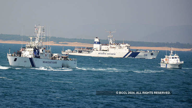 India Pakistan Coast Guard Seizes Pakistani Boat Carrying Heroin - 