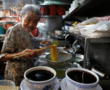 Ageing Singapore: 90-year-old noodle vendor helps keep foodie culture alive