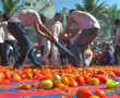 Holi turns into 'La Tomatina' festival in Ahmedabad