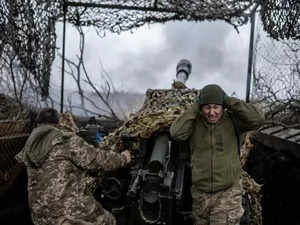 Ukraine wages difficult border campaign even after securing more military aid:Image