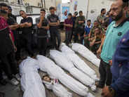 Airstrike kills 27 in central Gaza and fighting rages as Israel's leaders are increasingly divided:Image