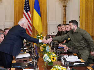 In Washington, Zelenskiy courts Congress, Joe Biden on military aid