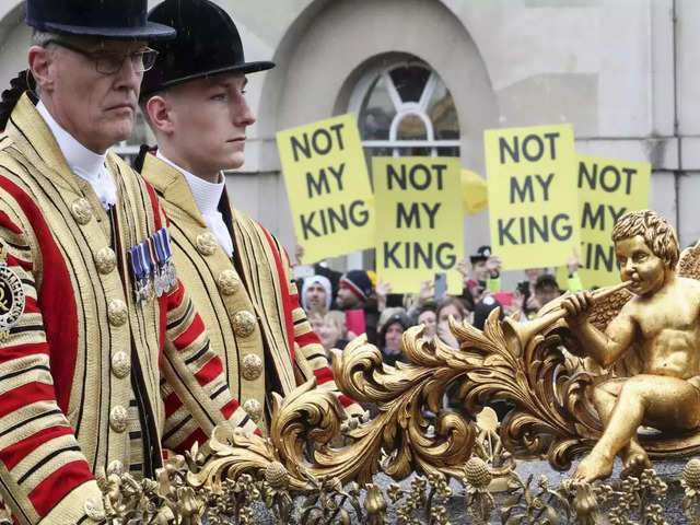 Anti-monarchists protest