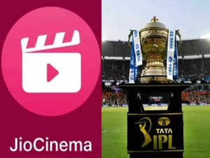 IPL fan streams match on JioCinema app from the stadium, and netizens agree with him