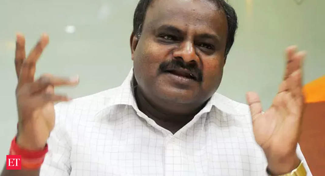 Kumaraswamy to become 'king' as BJP, Cong trying to forge post-poll alliance with JD(S): Sources