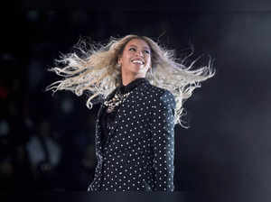 Beyonce’s colour-changing dress leaves audience in awe at World Rennaicance Tour 2023; Watch