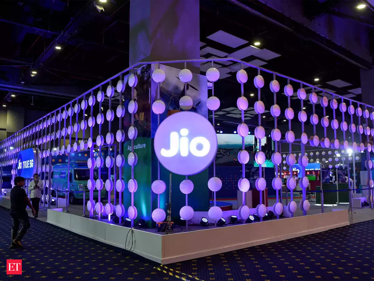 Jio on track to cross 500 million subscriber mark by FY26: Bernstein - The Economic Times