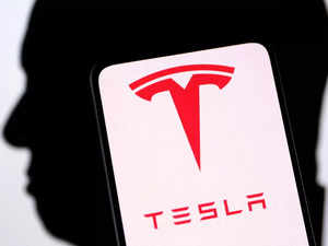 Tesla executives to meet govt officials today