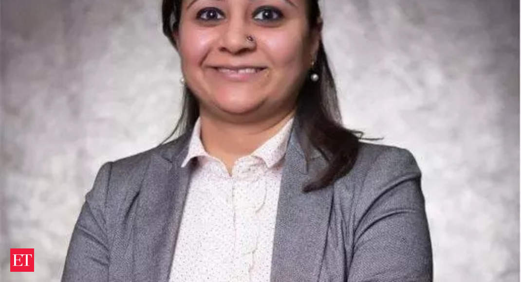 Devika Chadha of ReNew power joins Sunsure Energy as General Counsel