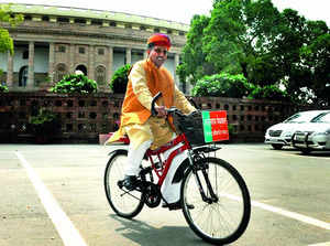 ‘Cycle Wala MP’ Harps on ‘Madhur Rishte’ Between Executive and Judiciary.