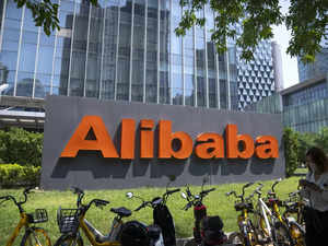 Alibaba breaks up investment team, sends staff to units