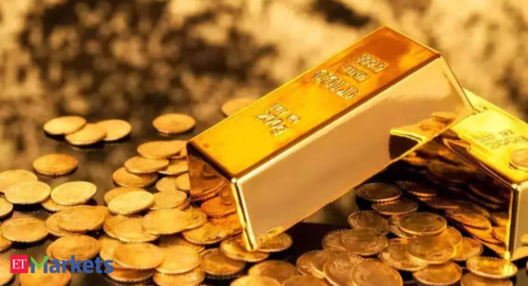Gold set for biggest weekly drop in 3-1/2 months as US debt talks weigh