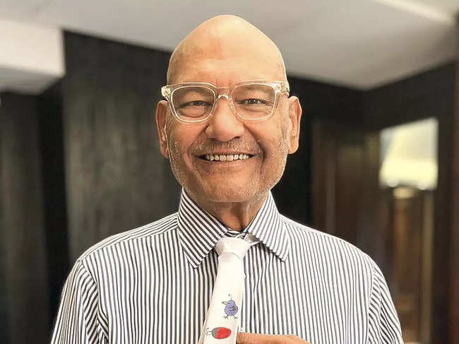 Anil Agarwal said making cricket commentary available in regional languages was a commendable job.