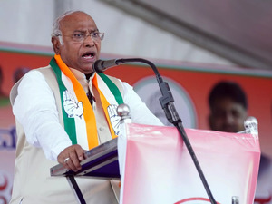 K'taka swearing-in ceremony: 8 MLAs to take oath as ministers, strong government voted to power, says Mallikarjun Kharge