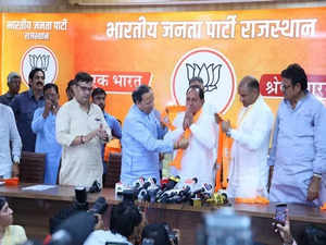 Subhash Maharia joins BJP