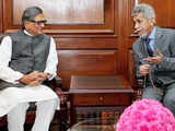 S M Krishna with Under Secretary for Diplomatic Affairs, Oman