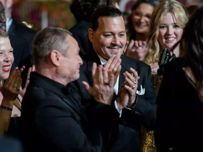 johnny depp clapping