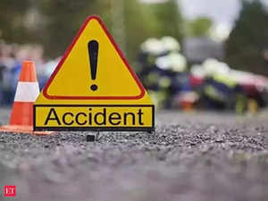 6 persons killed, 22 injured as bus collides with truck in Maharashtra's Buldhana district