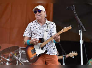 Jimmy Buffett gets hospitalized in Boston. See what happened