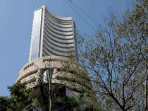 Sensex, Nifty open in red, dragged by bank, IT stocks