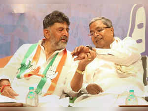 Siddu-DK under pressure from loyalists to complete cabinet expansion this weekend
