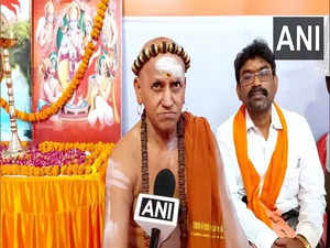 "He should return as PM in 2024", Madurai Adheenam Head Priest who will present 'Sengol' to PM Modi