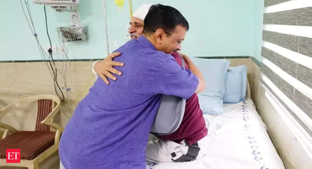Delhi CM Arvind Kejriwal meets Satyendar Jain in hospital, calls him 'brave man' and 'hero'