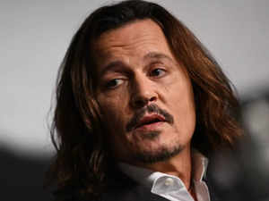 Actor Johnny Depp postpones Hollywood Vampires tour. See what happened